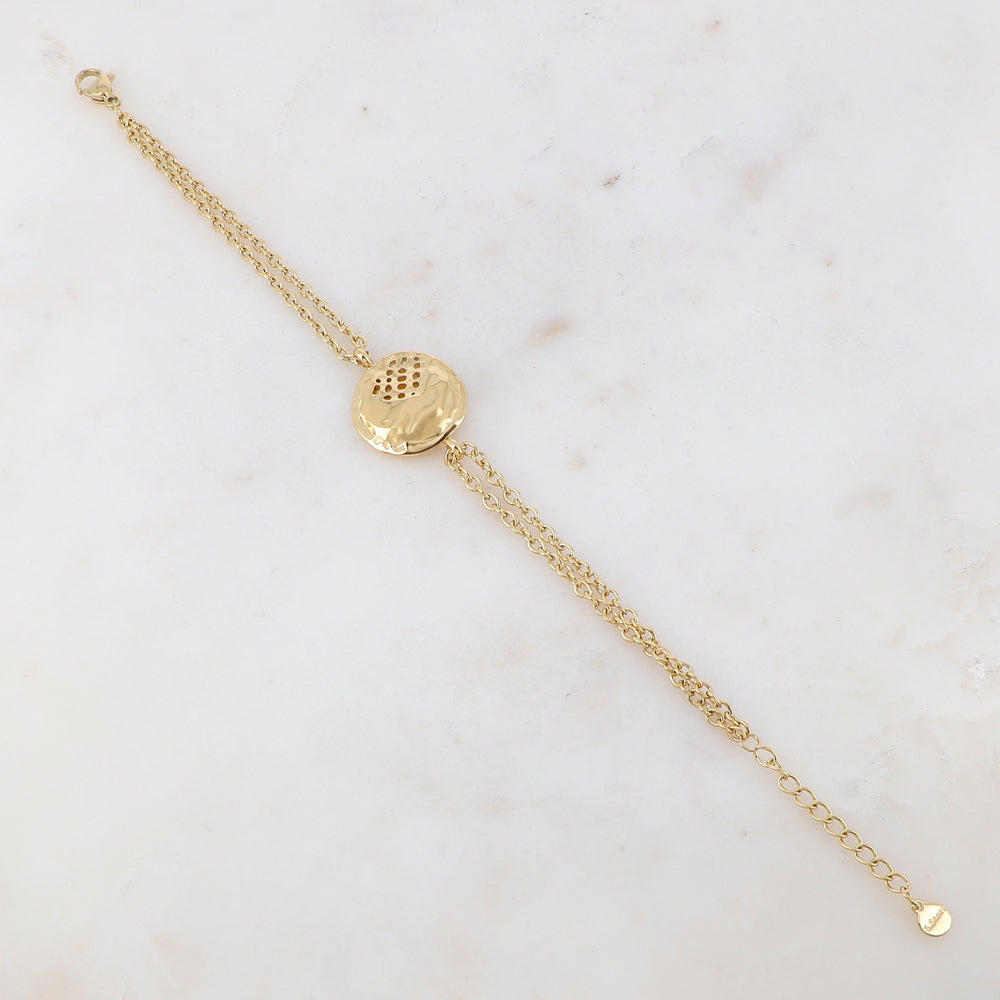 Bracelet intemporel pour femme serti d'une pièce à la fois ajourée et martelée | Mathilde & Filles