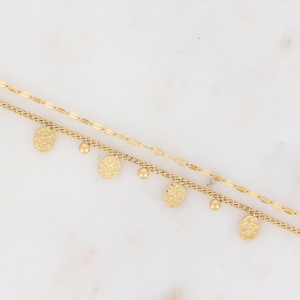 Mathilde & Filles | Bracelet pour femme en acier inoxydable compos& de deux rangs et embelli de pampilles rondes martelées et des boules dorées