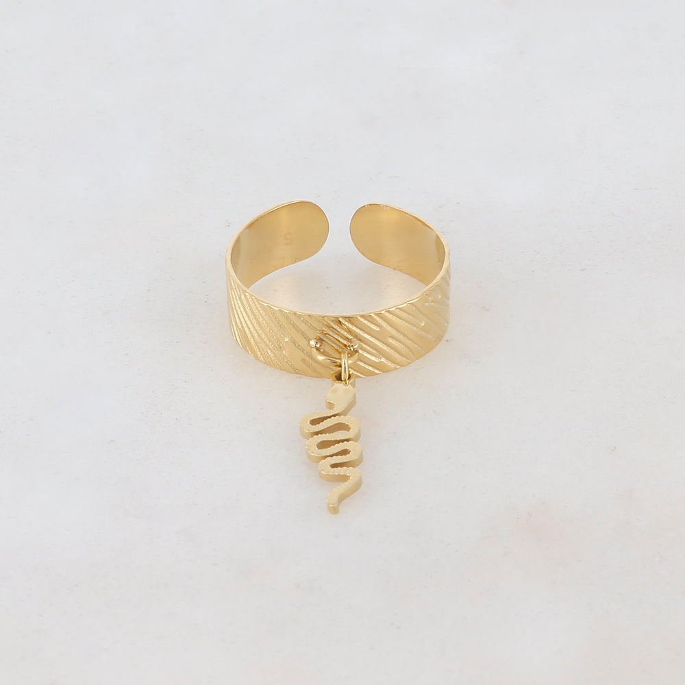 Bague femme embellie d'une pampille en forme de serpent | Mathilde & Filles