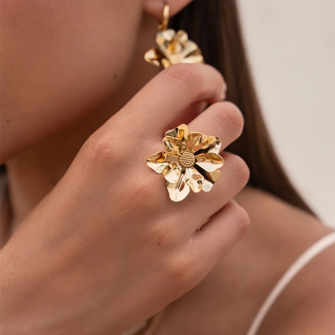 Bague en forme de fleur de couleur or | Mathilde & Filles