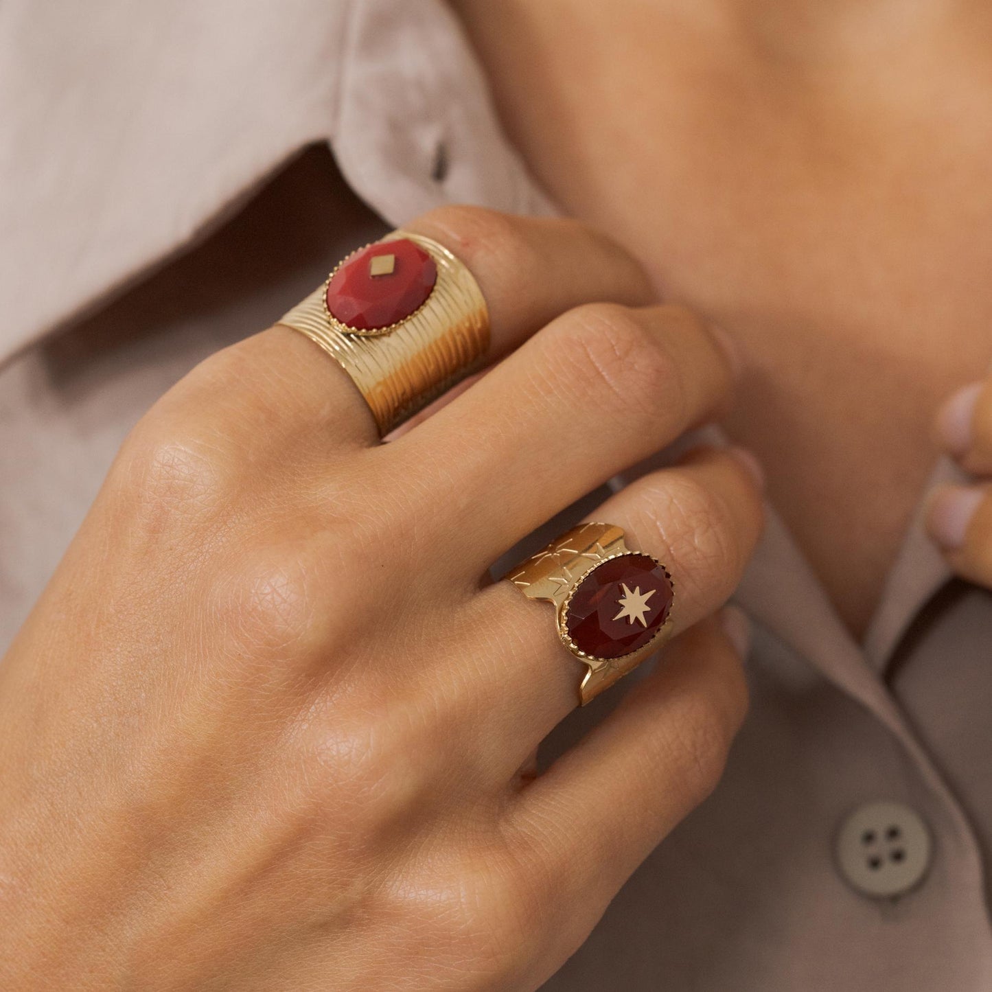 Bague sertie d'un pierre naturelle cornaline facettée | Mathilde & Filles