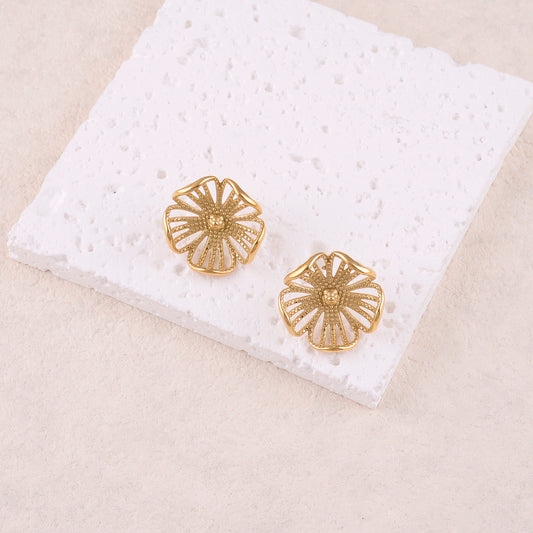 Mathilde & Filles | Boucles d'oreilles en acier inoxydable pour femme en forme de fleur ajourée