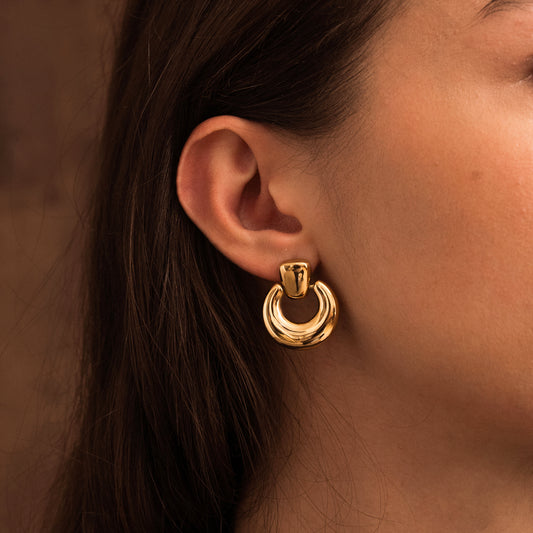 Mathilde & Filles | Boucles d'oreilles minimalistes chics en acier inoxydable dorées à l'or fin 24 carats