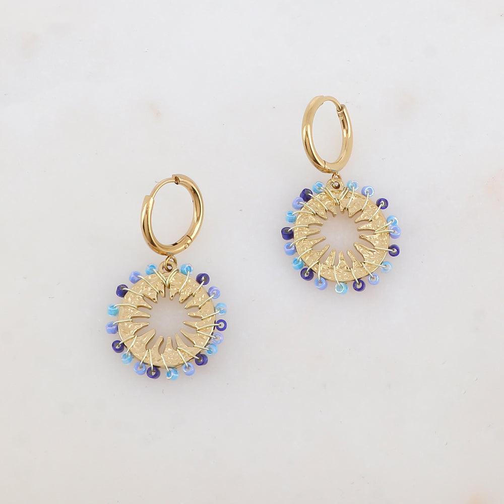 Mathilde & Filles | Boucles d'oreilles de type créoles serties de perles de heishi bleues