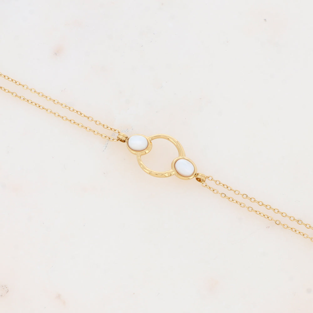 Mathilde & Filles | Bracelet orné de nacre blanche et embelli d'n cercle ajouré