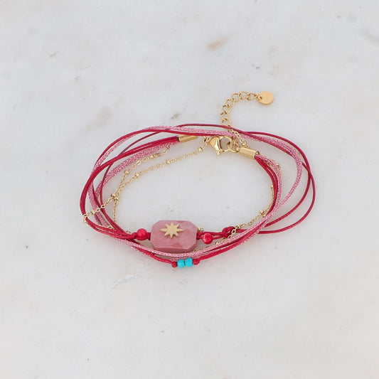 Mathilde & Filles bijoux | Bracelet multi rangs composé de deux chaines dorée et de cordes rouges et rose serties de pierres naturelles rhodonite