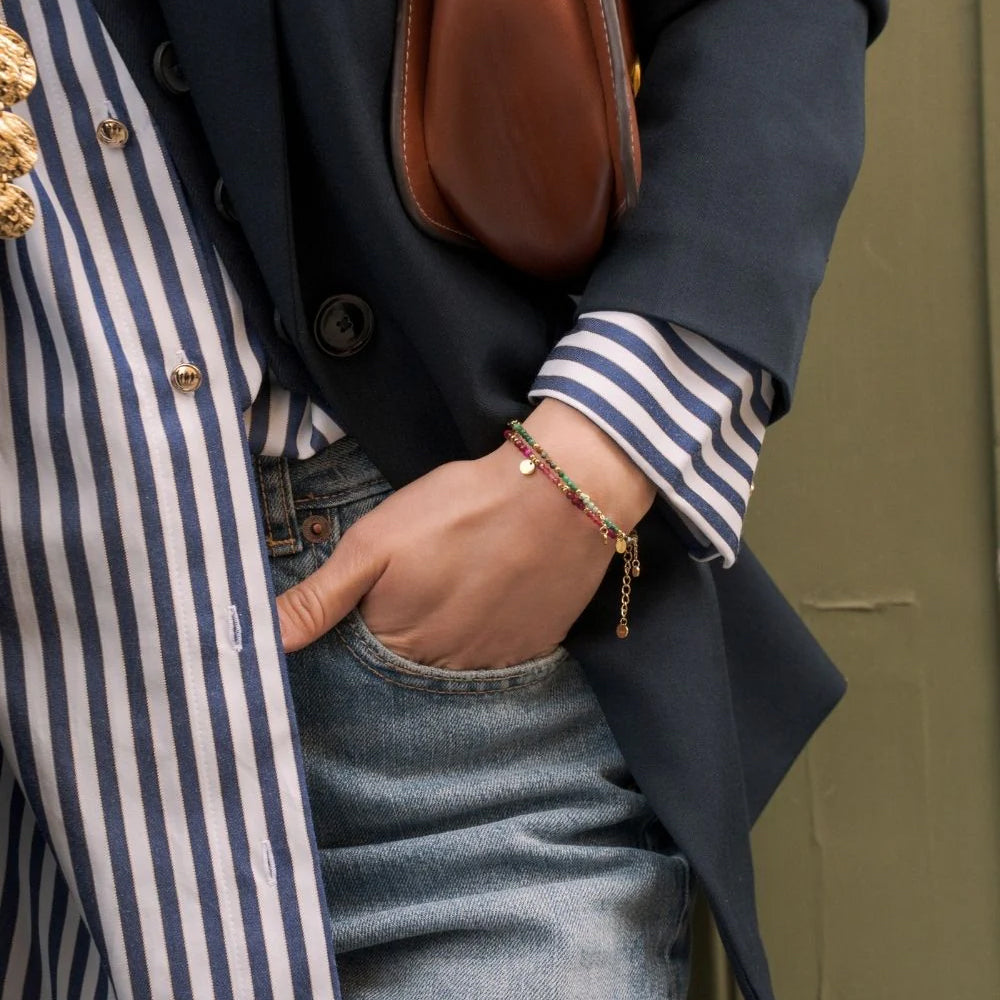 Bracelet serti de perles en turquoise africaine et pièces martelées dorées | Mathilde & Filles