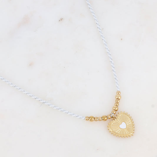 Mathilde & Filles | Collier corde blanche embellie par un pendentif cœur joliment dessiné