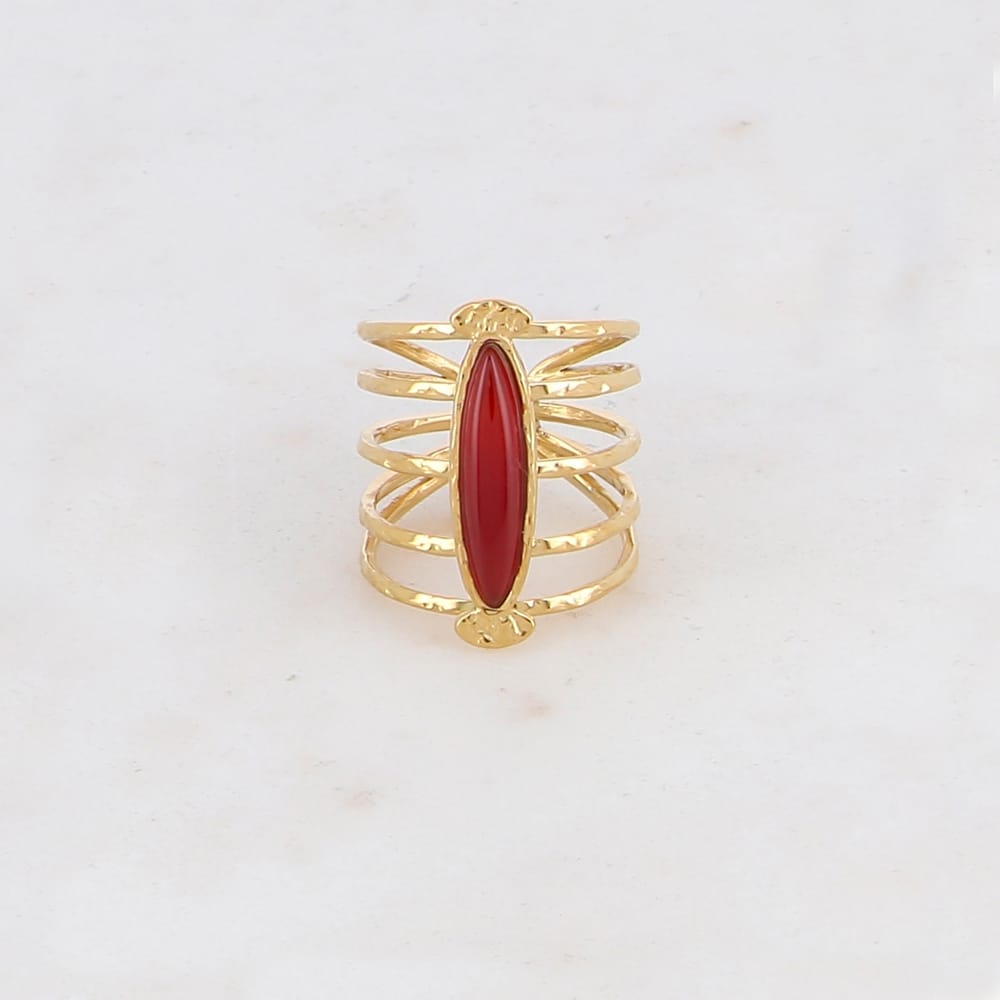 Bague longue composée de plusieurs anneaux et sertie d'une pierre semi-précieuse rouge de type cornaline | Mathilde & Filles bijoux