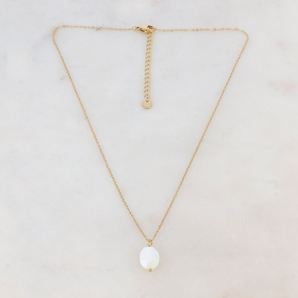 Mathilde & Filles | Collier our femme serti d'un pendentif en nacre facettée